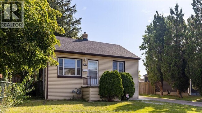 Building Photo - 950 Brock St