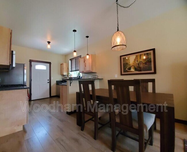 Foto del edificio - 2472 Milkhouse Ave