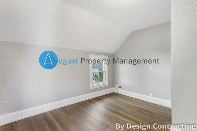 Building Photo - Beautiful, Renovated 4-bed, 2-bathroom Home