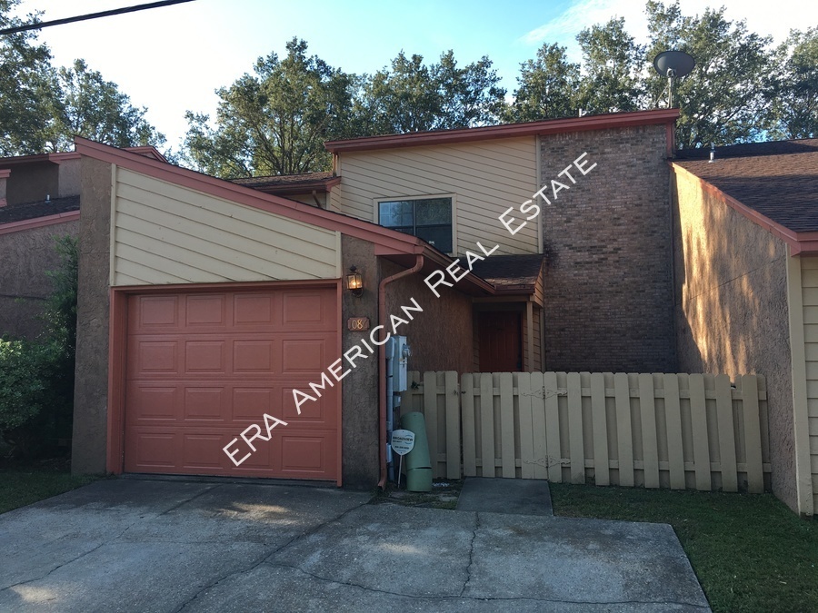 Primary Photo - Green Arbor Townhome