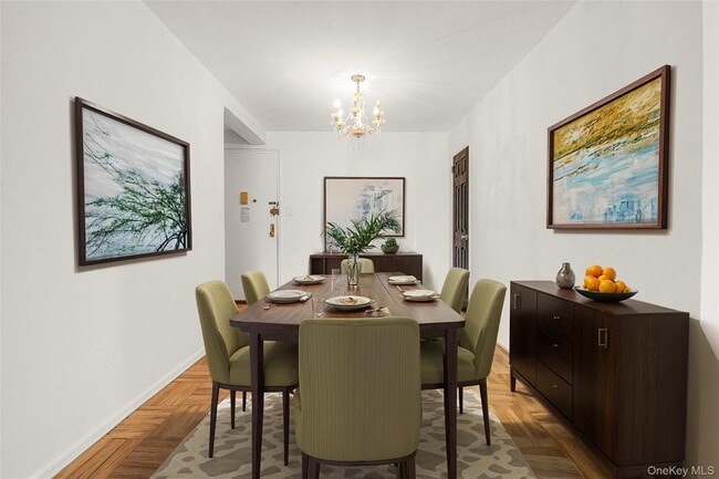 Foto del edificio - 94-30 60th Ave