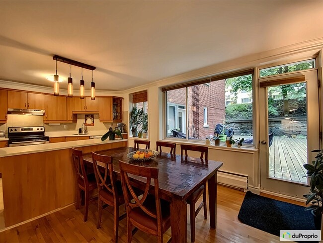 Photo du bâtiment - 3615 Av Ridgewood
