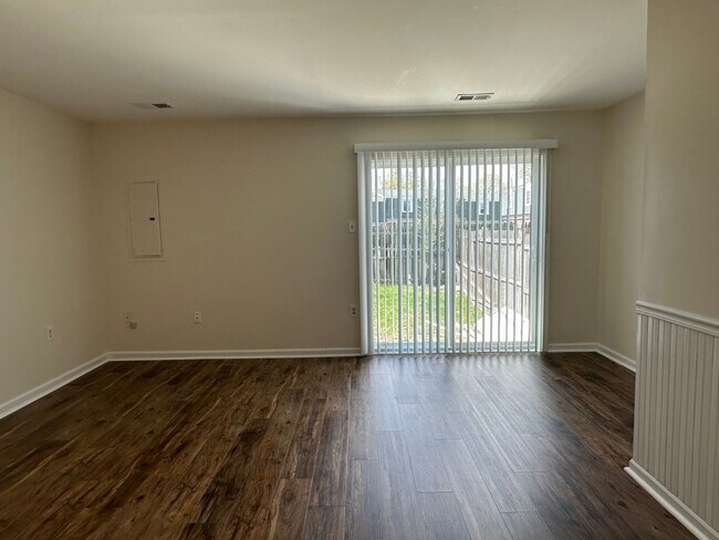 Building Photo - 235 Kimberly Way