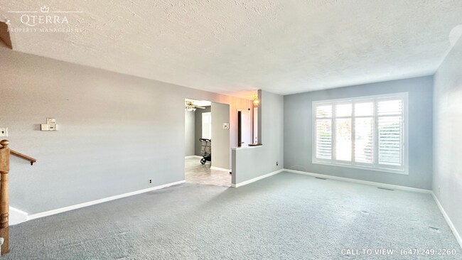 Building Photo - 886 Grenoble Blvd