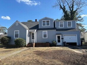 Building Photo - 4745 Lind St