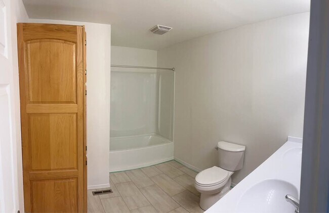 Foto del edificio - Nice 3 bedroom 1 bathroom