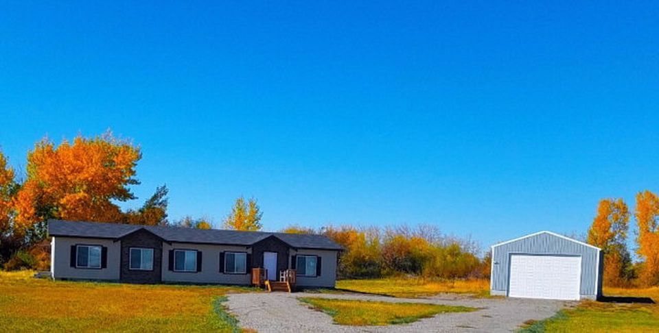 Primary Photo - 2551 E 562 N