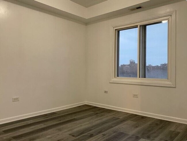 Foto del edificio - 2b1b unit in Chinatown Prime Location