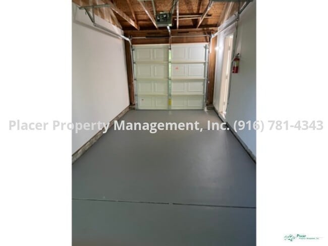 Building Photo - Avail now?  Exceptionally clean 2 bedroom ...