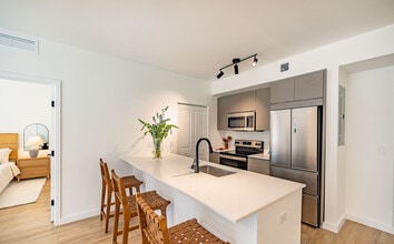 Building Photo - Casa Princeton