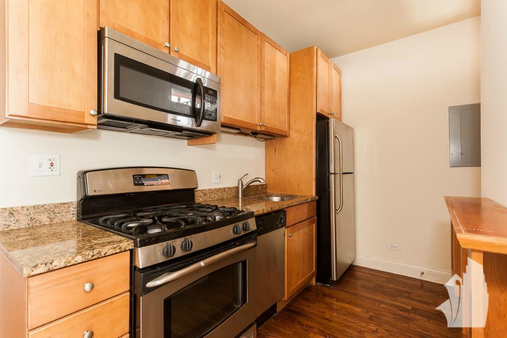 Foto principal - 744 W Addison St