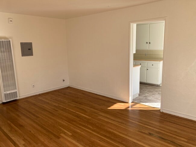 Building Photo - Sunny View Terrace