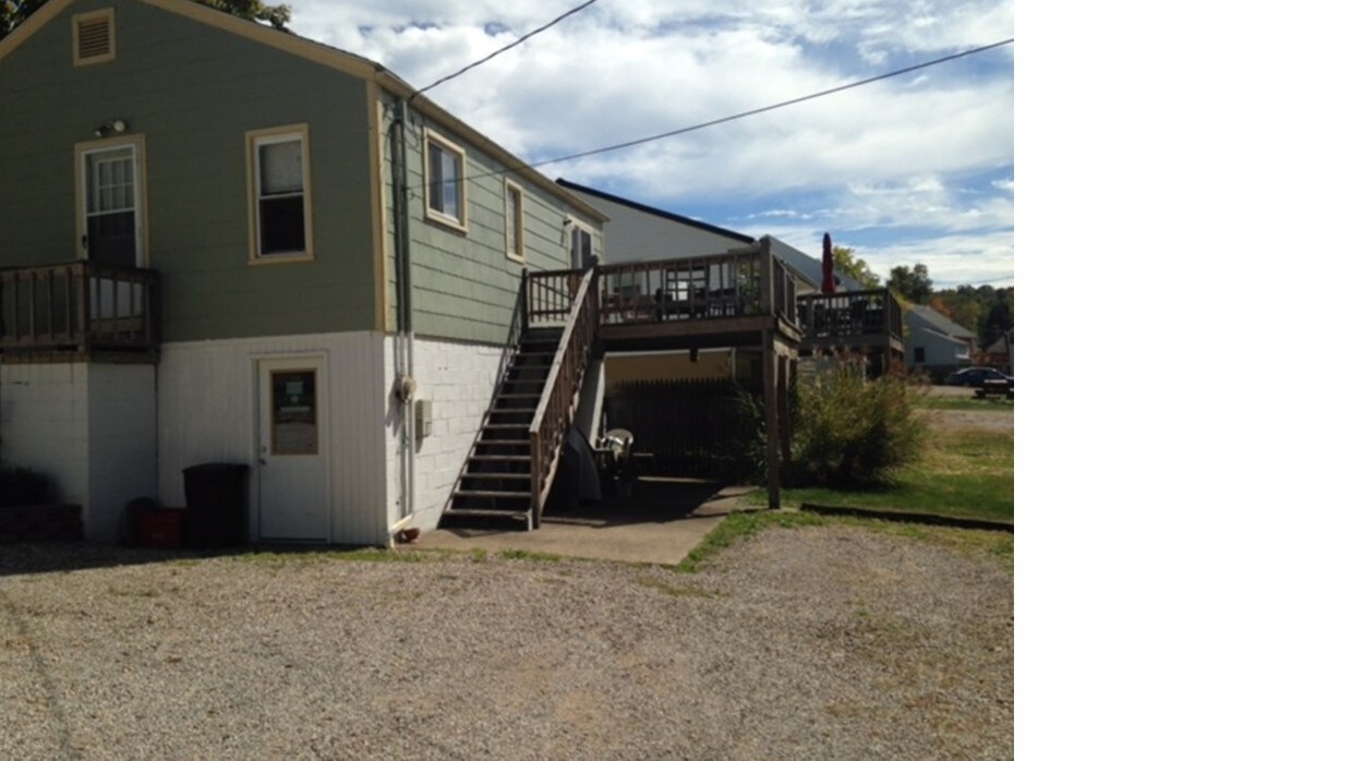 back & deck - 47 Pomeroy Rd