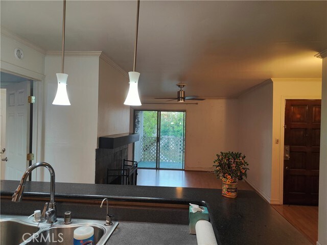Foto del edificio - 23629 Golden Springs Dr