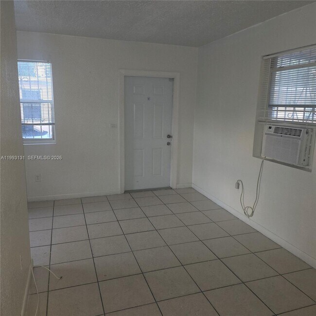 Building Photo - 8012 NW 5th Ct
