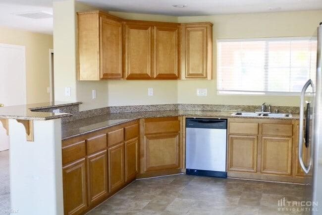 Building Photo - 2712 Courlan Dr