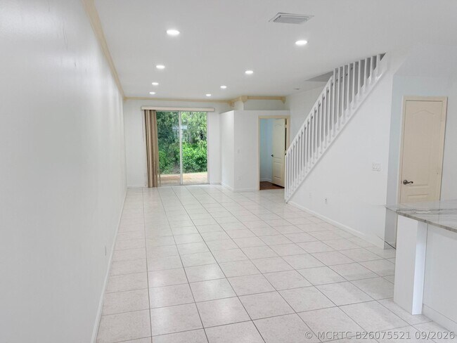 Foto del edificio - 5738 NW 48th Ave
