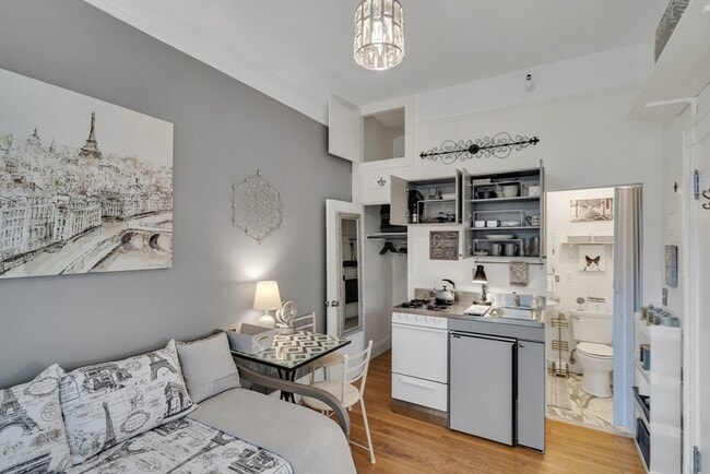 Building Photo - 295 Commonwealth Ave