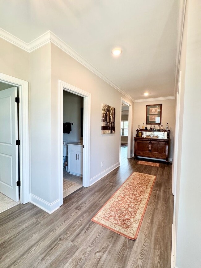 Building Photo - 504 Grey Oak Cir