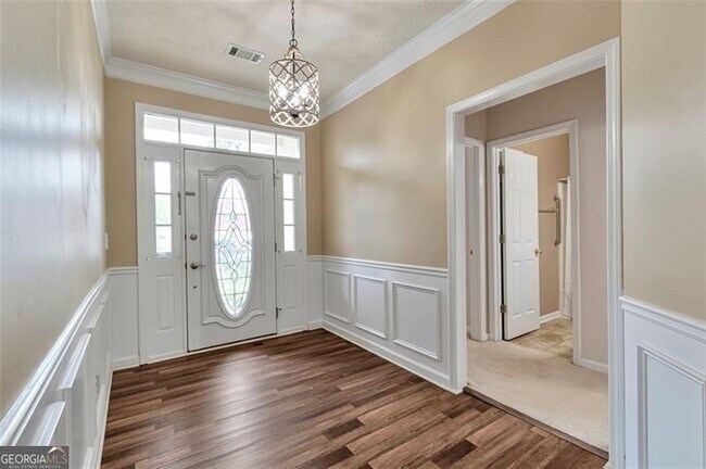 Building Photo - 105 AVEN