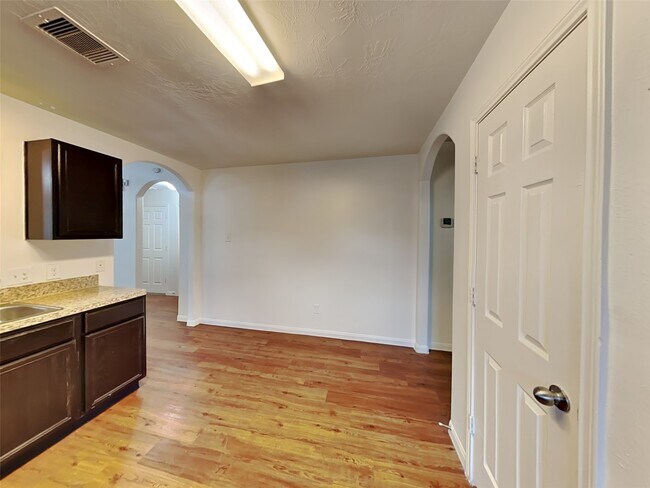 Foto del edificio - 15726 Regal Trace Ln