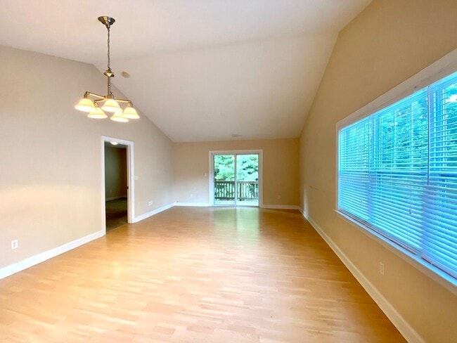 Foto del edificio - 3/2 End Unit Condo in Fletcher with Pool A...