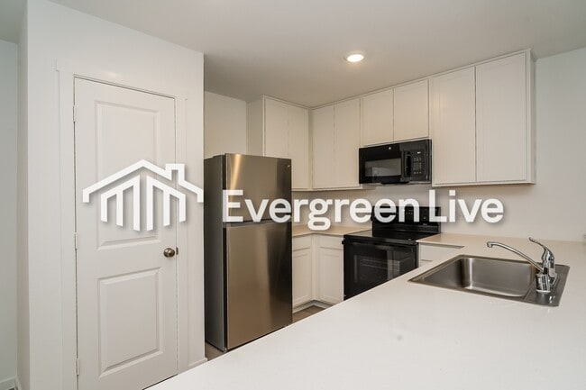 Building Photo - 1116 Tufted Dr