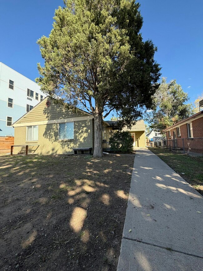 Building Photo - 1426 Trenton St