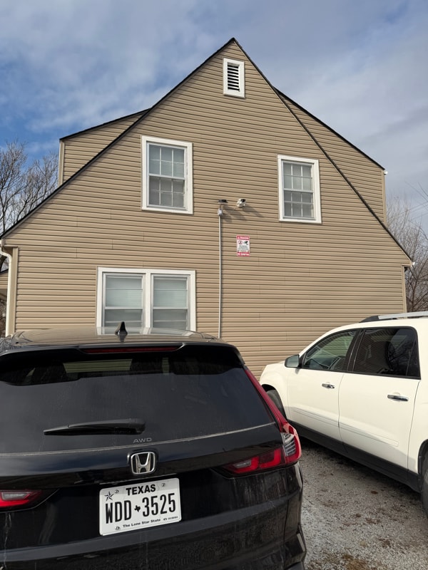 Building Photo - 703 S Hydraulic Ave