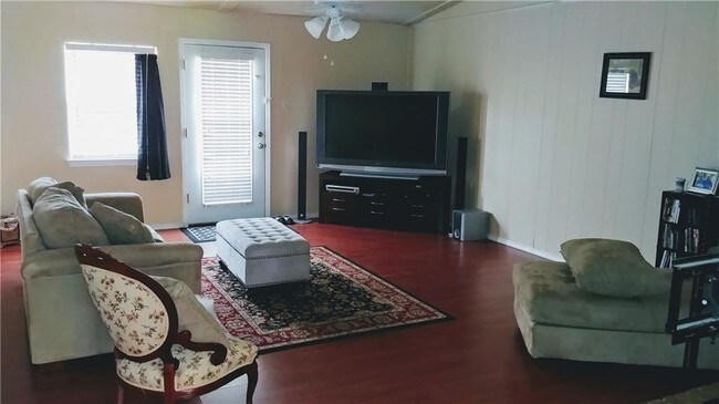 Building Photo - 2921 Emberwood Dr