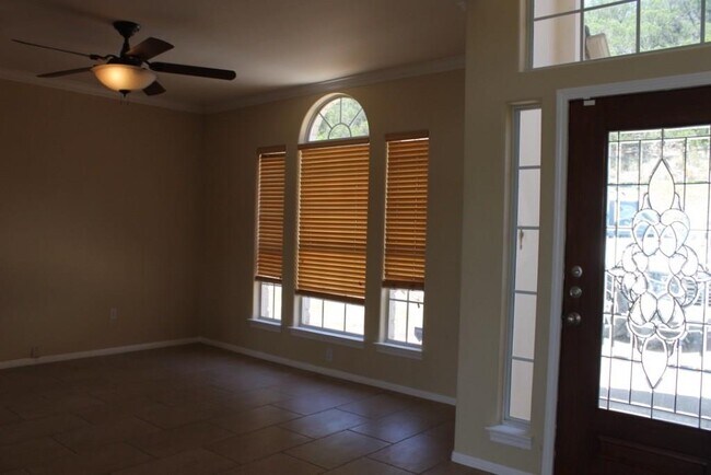 Foto del edificio - 13612 Bullick Hollow Rd
