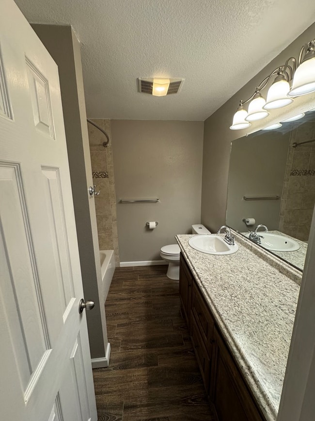 Building Photo - 1324 Harless Ave