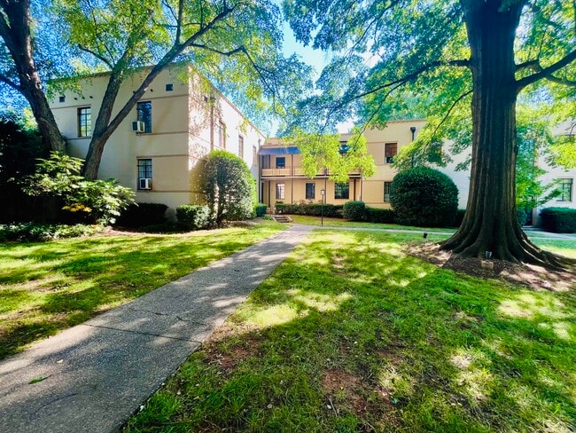 Building Photo - 1121 Myrtle Ave