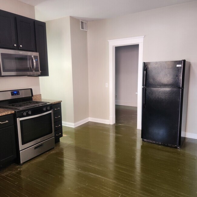 Building Photo - 2034 W 35th St
