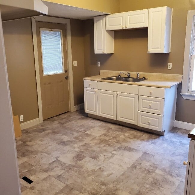 Building Photo - 3BDRM HOUSE FOR RENT