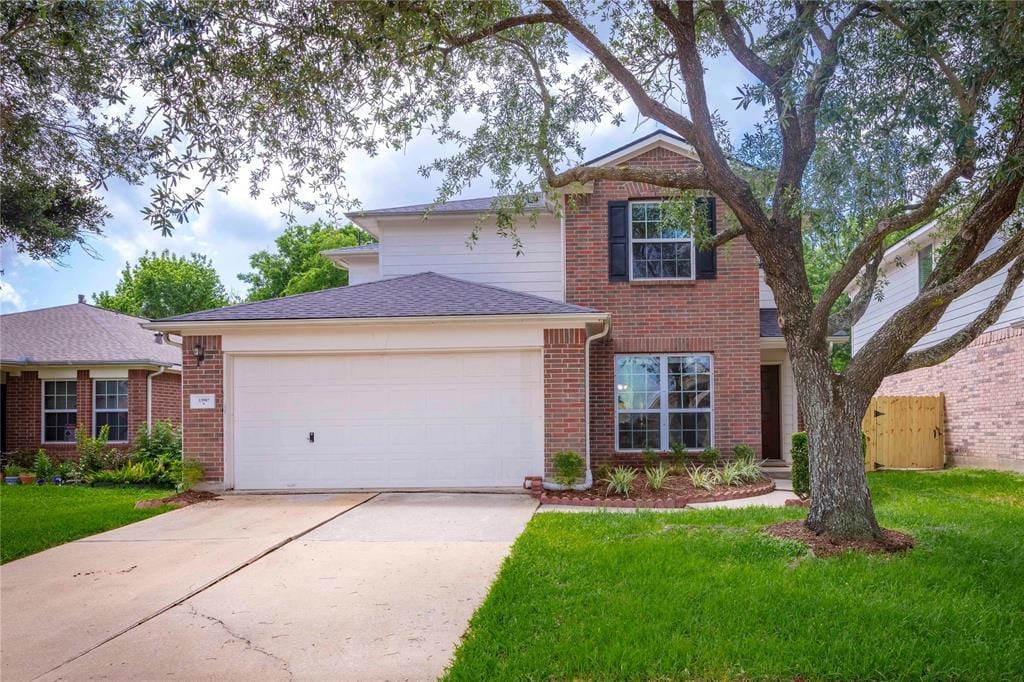 Foto principal - 13907 Bonnetbriar Ln