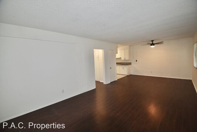 Foto del edificio - 1 br, 1 bath Apartment - 5455 Bellingham A...