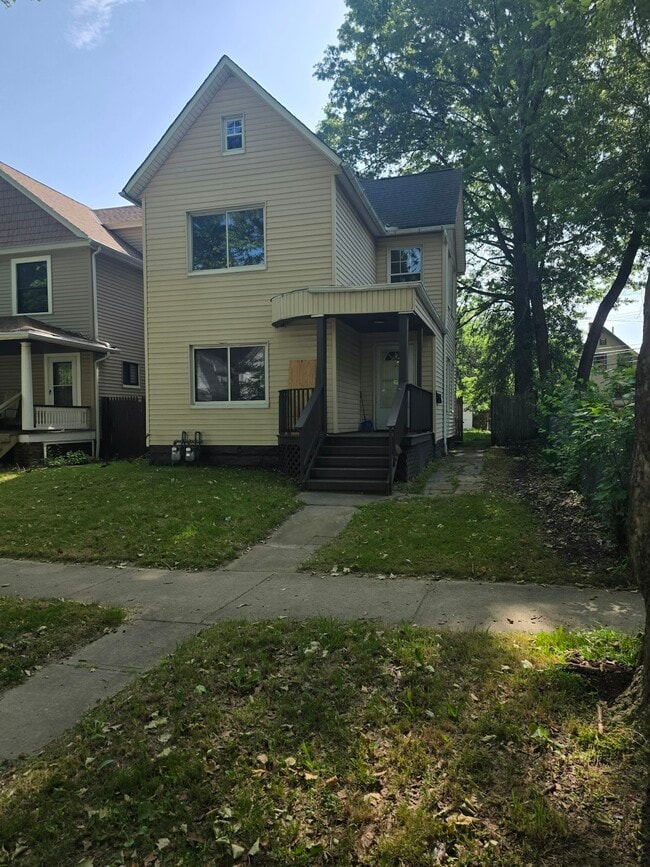 Building Photo - 2049 W 85th St
