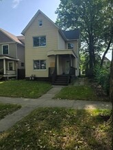 Building Photo - 2049 W 85th St
