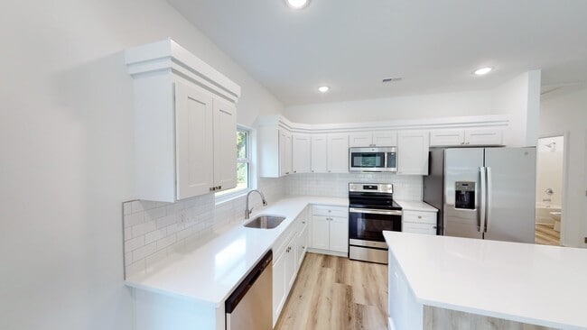 Building Photo - 436 Blume Rd