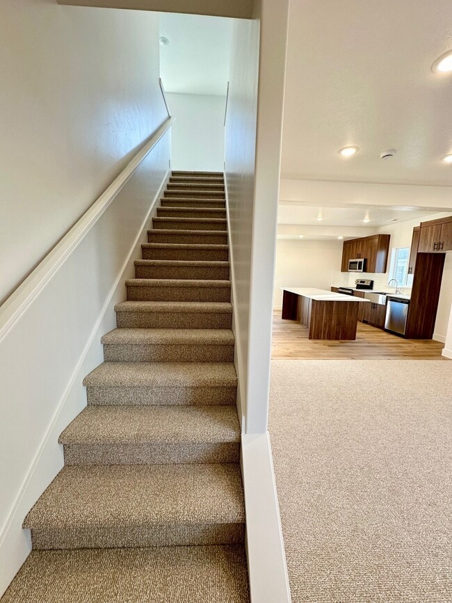 Building Photo - HC542