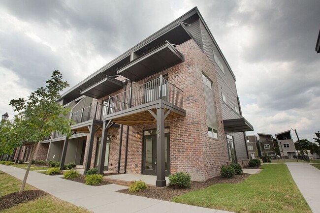 Photo - 1825 S Watkins St Townhome