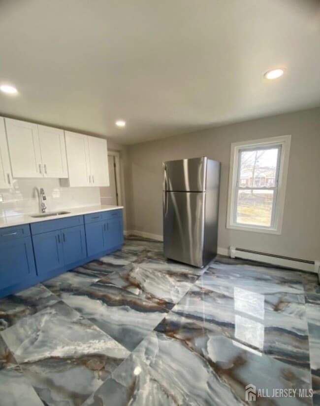 Building Photo - 315 Smith St