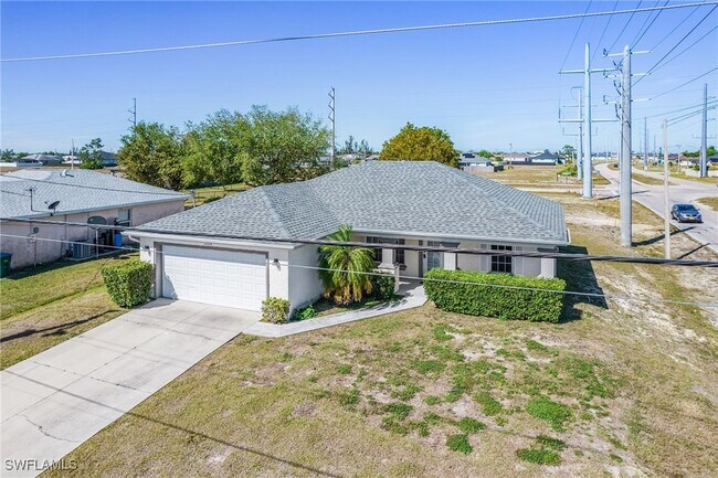 Building Photo - 2324 NE Juanita Pl