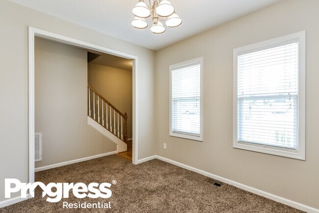 Foto del edificio - 220 Willowbrook Cir