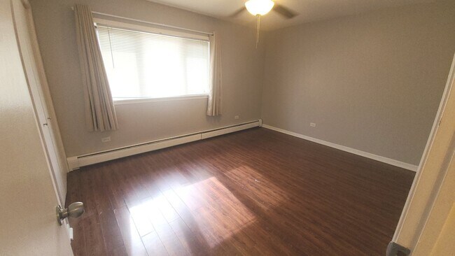 Foto del edificio - 5739 W 129th St