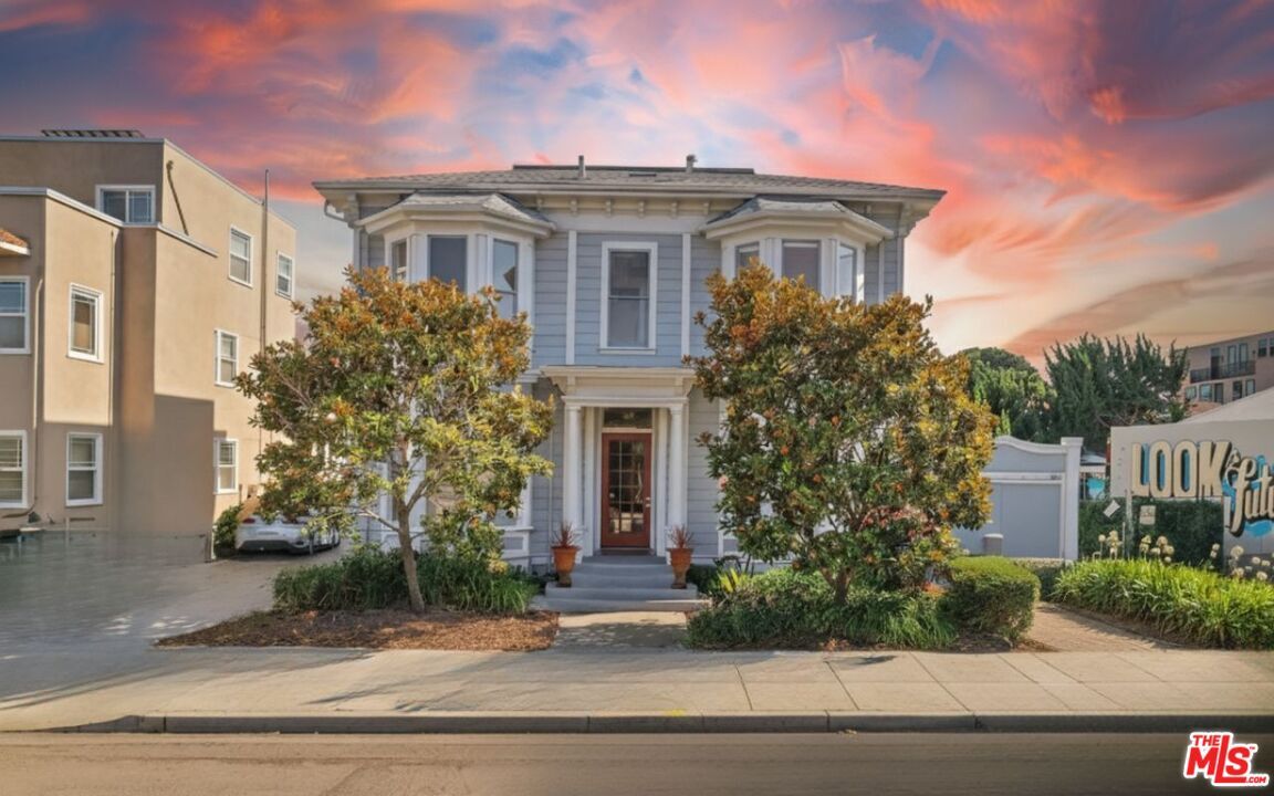 Foto principal - 487 43rd St