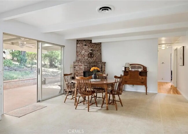 Foto del edificio - 15 Rockridge Rd