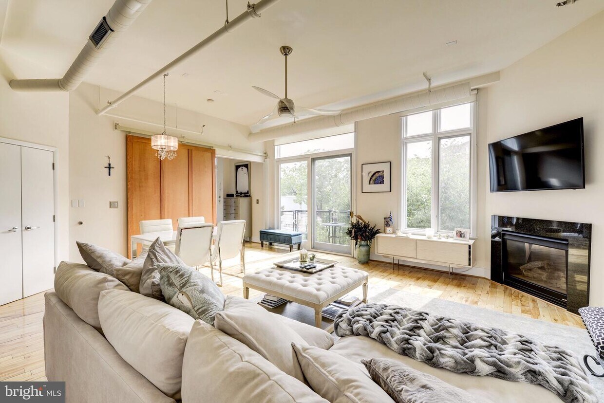 1700 Kalorama Rd NW Unit 405, Washington, DC 20009 Room for Rent in