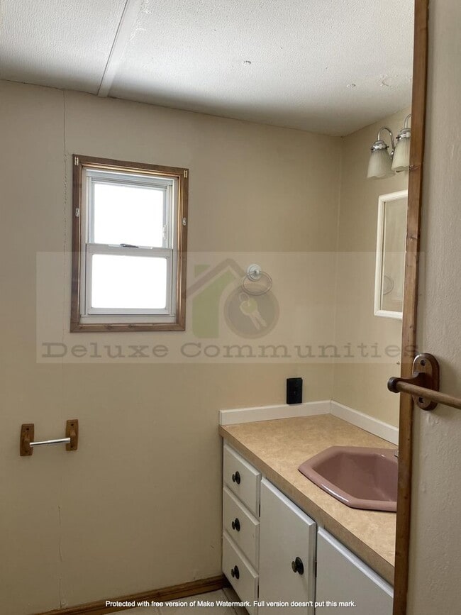 Building Photo - One Bedroom One Bathroom Manufactured Home
